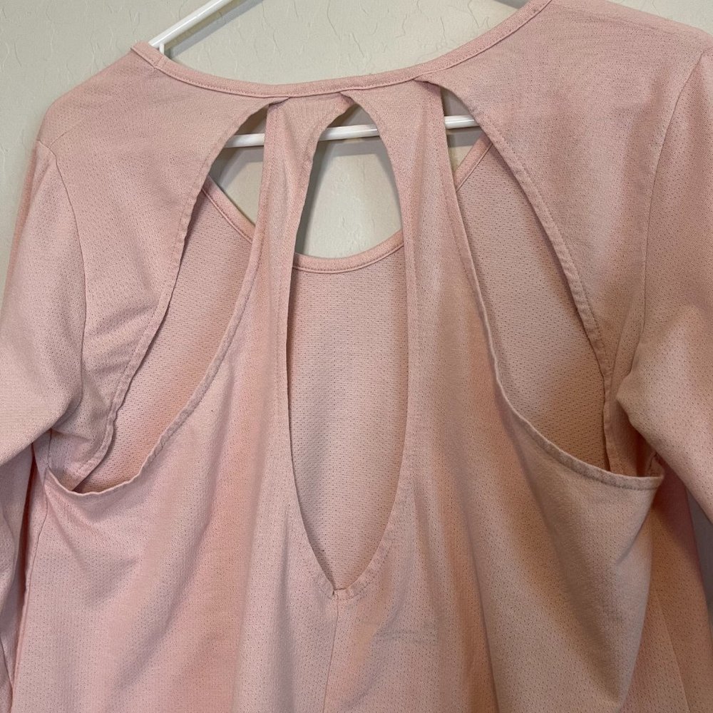 Under Armour Long Sleeve Active Top - Medium - Picture 5 of 8